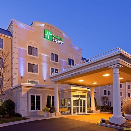 Holiday Inn Express Boston-Milford By Ihg Exteriör bild