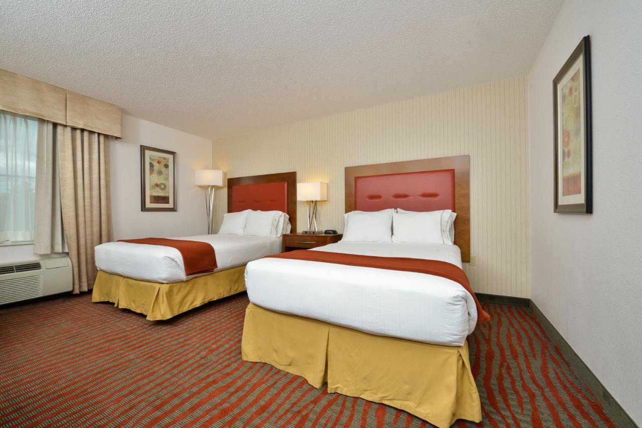 Holiday Inn Express Boston-Milford By Ihg Exteriör bild