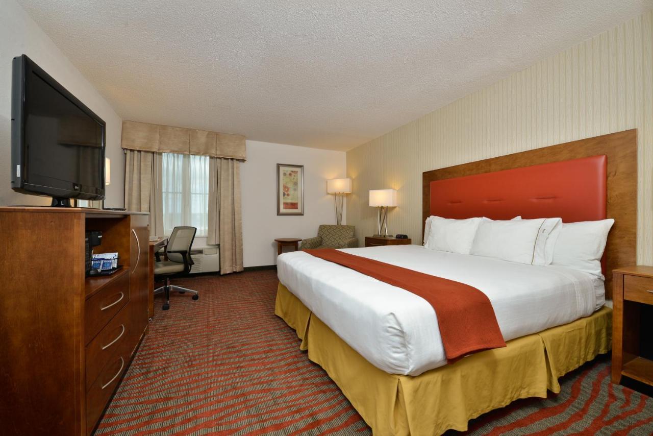 Holiday Inn Express Boston-Milford By Ihg Exteriör bild