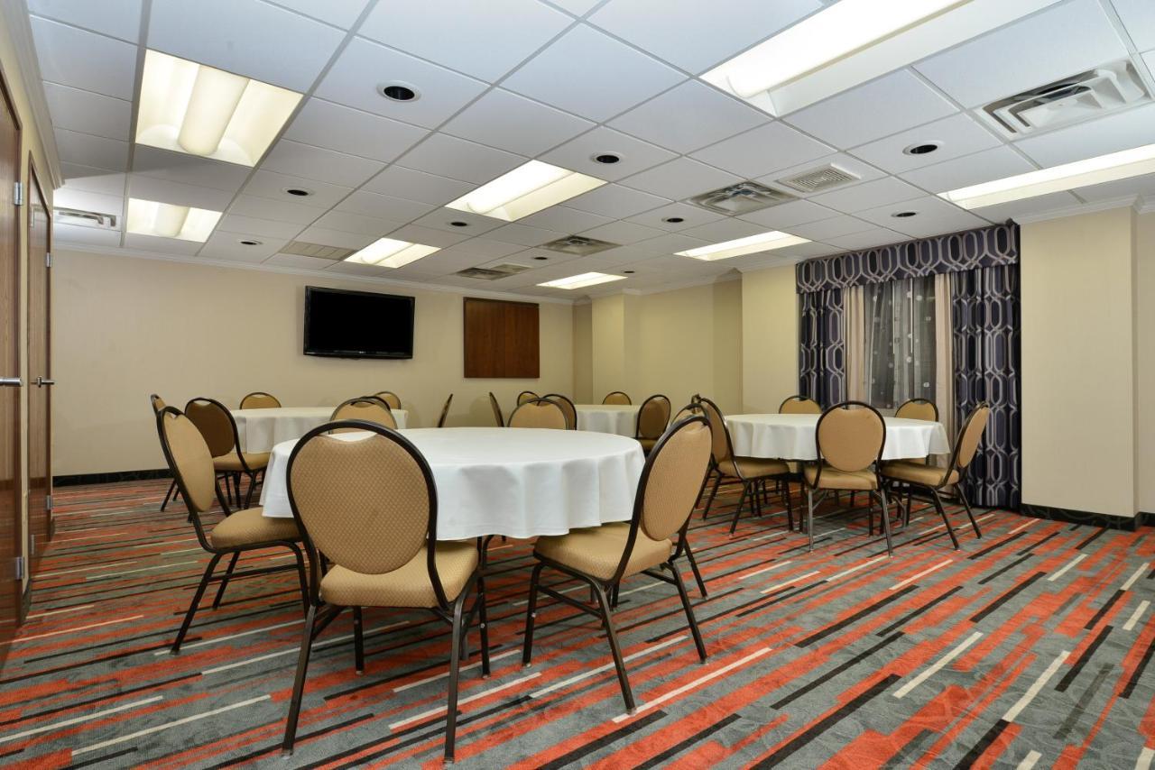 Holiday Inn Express Boston-Milford By Ihg Exteriör bild