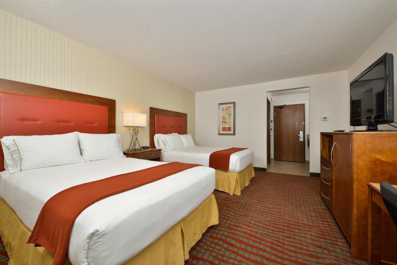 Holiday Inn Express Boston-Milford By Ihg Exteriör bild