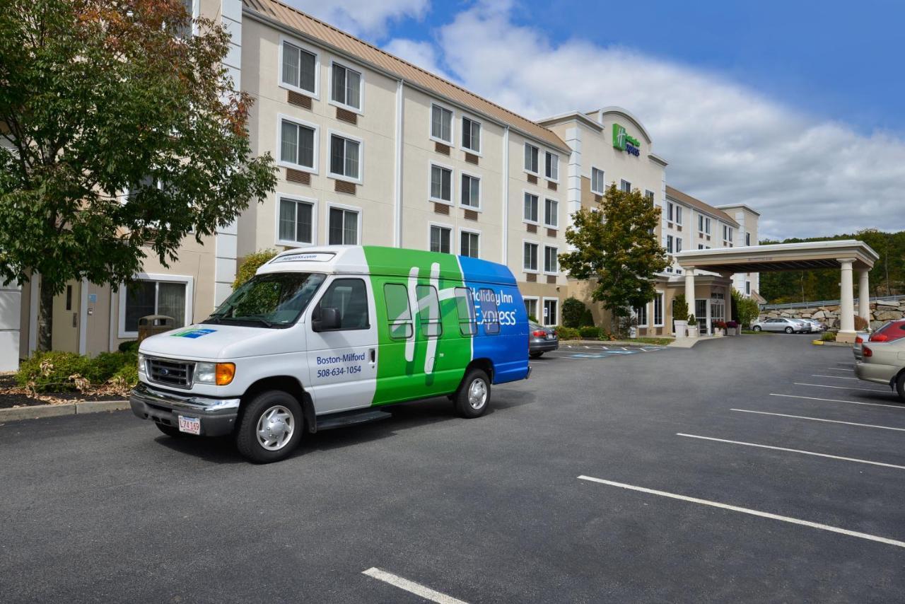 Holiday Inn Express Boston-Milford By Ihg Exteriör bild