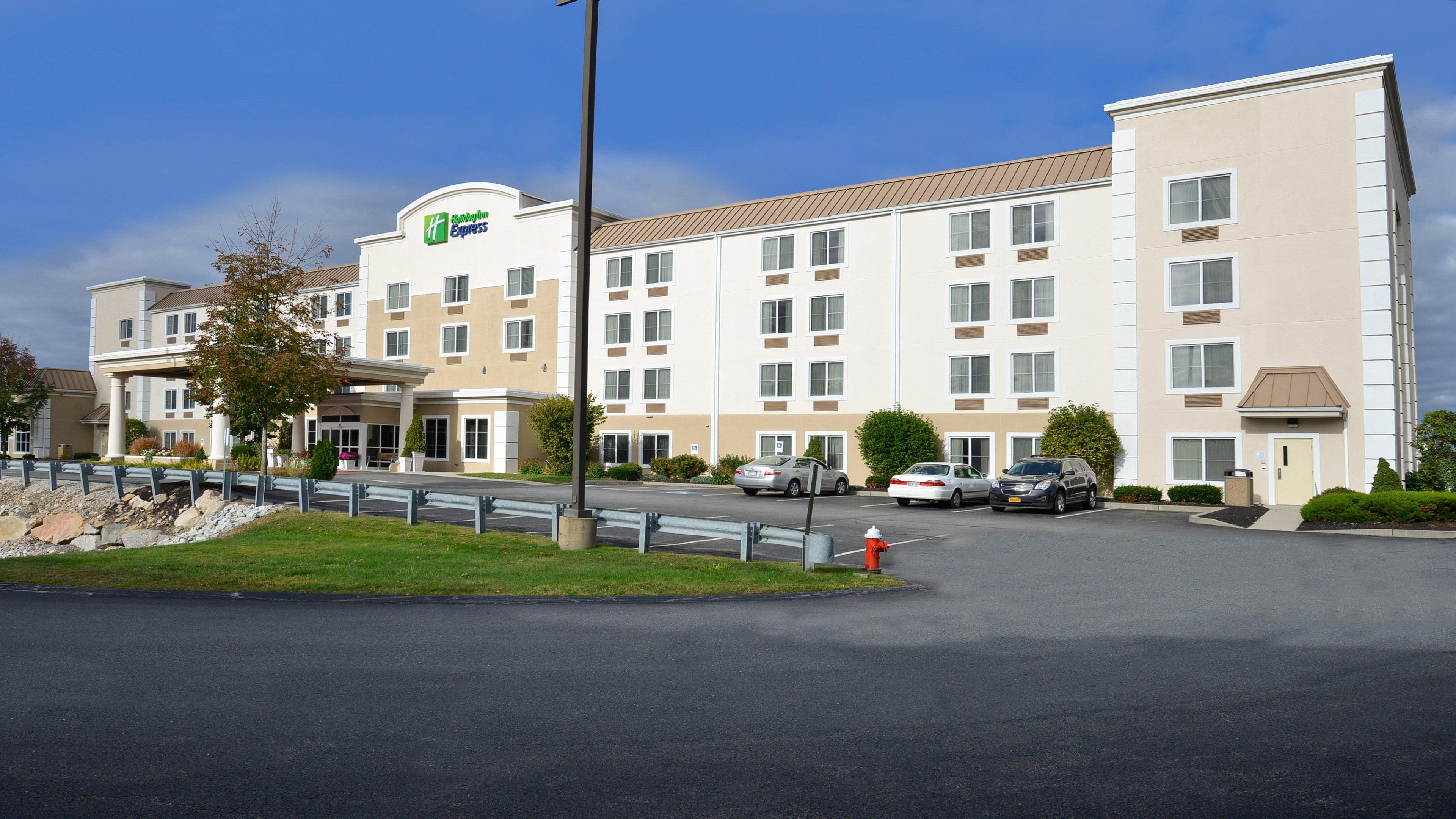 Holiday Inn Express Boston-Milford By Ihg Exteriör bild