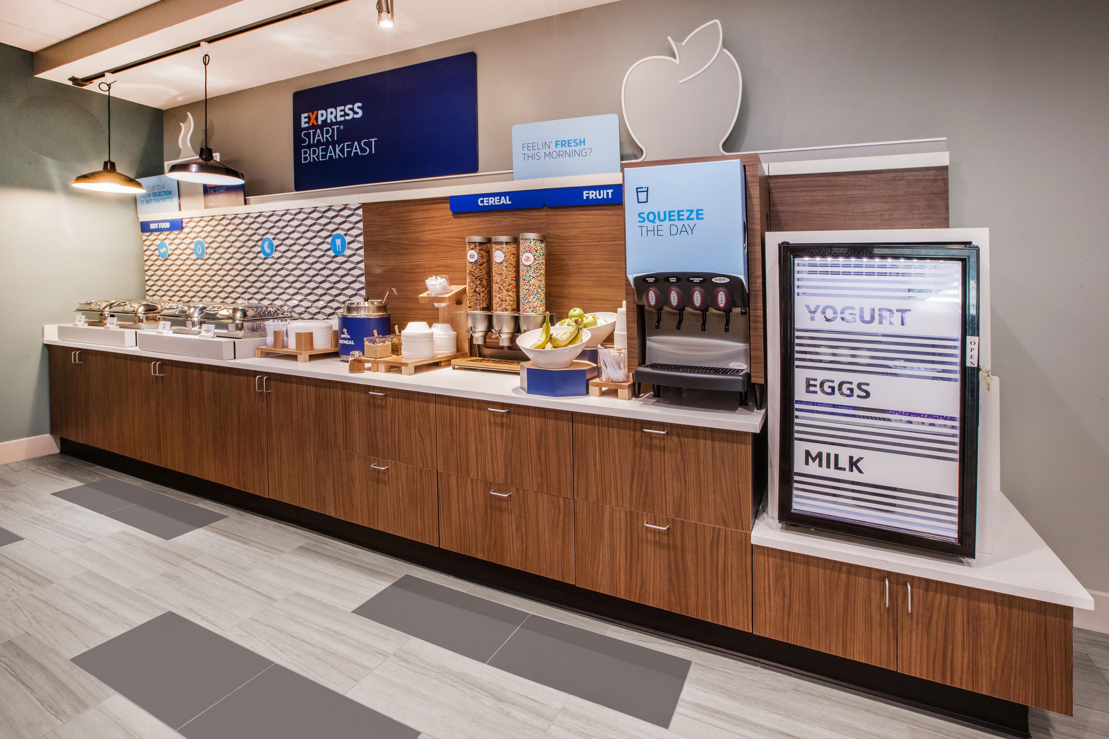 Holiday Inn Express Boston-Milford By Ihg Exteriör bild