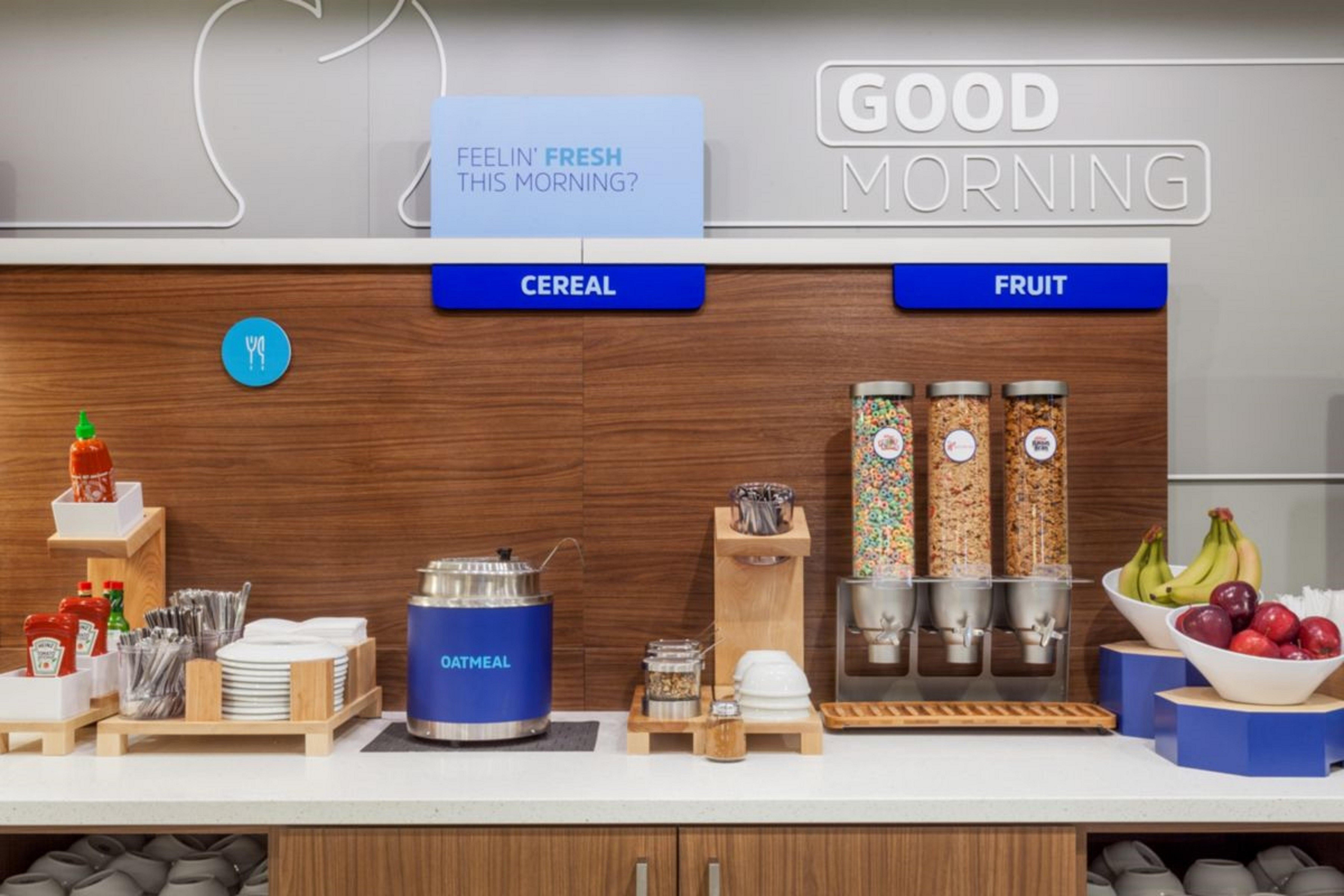 Holiday Inn Express Boston-Milford By Ihg Exteriör bild