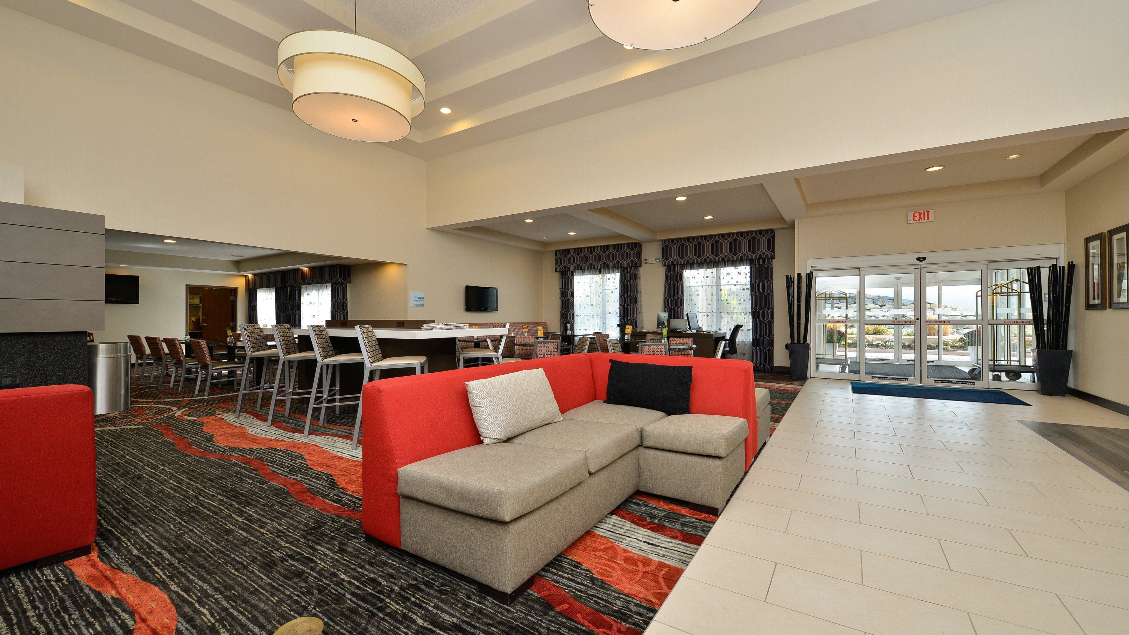 Holiday Inn Express Boston-Milford By Ihg Exteriör bild